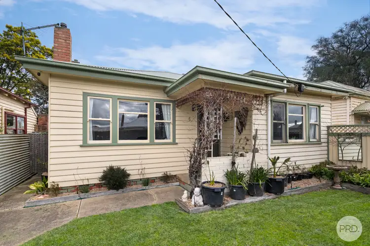 5 Birdwood Avenue, Sebastopol VIC 3356