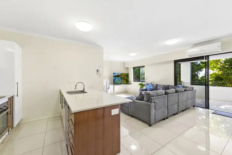 33/171 Scarborough Street, Southport QLD 4215