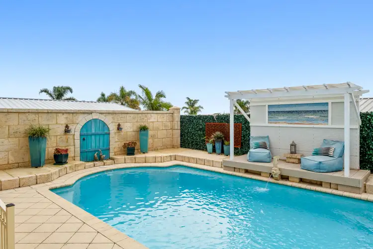 9 Dryandra Place, Halls Head WA 6210