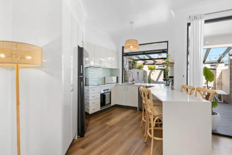 5/2 Marciana Crescent, Varsity Lakes QLD 4227