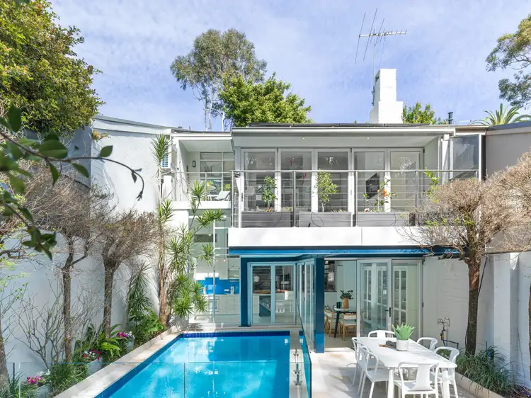 8 Harris Street