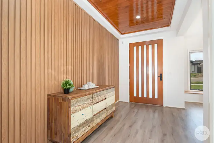 16 Bowerbird Grange, Winter Valley VIC 3358