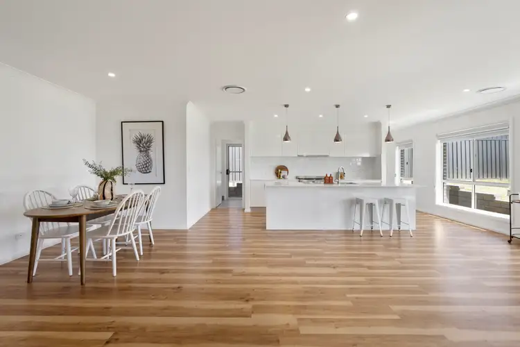 15 Roseteague Way, Orange NSW 2800
