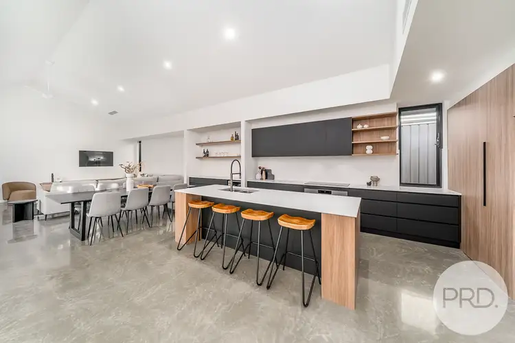 Second view of Homely house listing, 10 Valencia Drive, Gobbagombalin NSW 2650