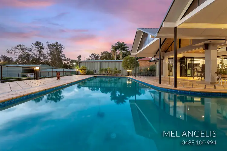 44 Riverdowns Crescent