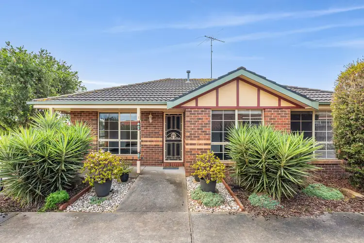 1/37 Oakwood Crescent, Waurn Ponds VIC 3216