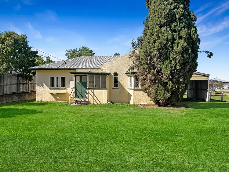 17 Albert Street, Rosewood QLD 4340