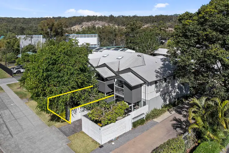2/17 Fairlawn Street, Nathan QLD 4111