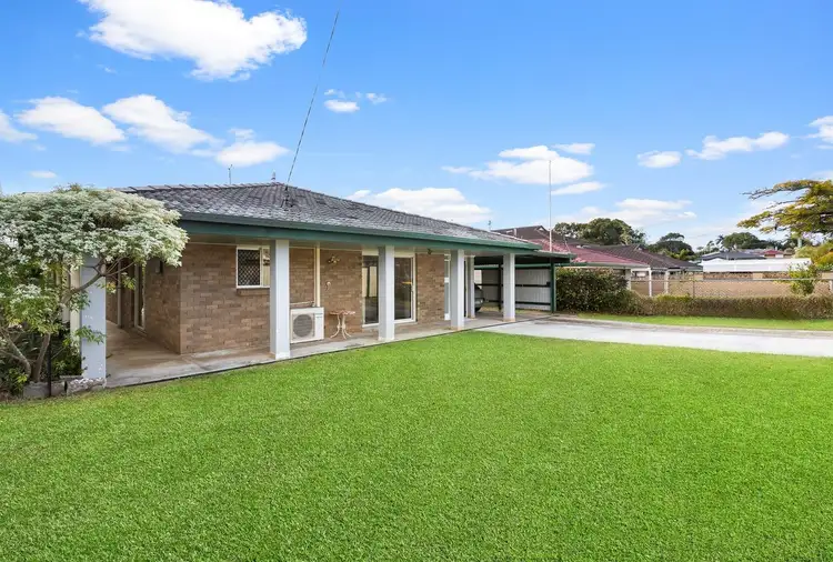 24 Aloomba Court
