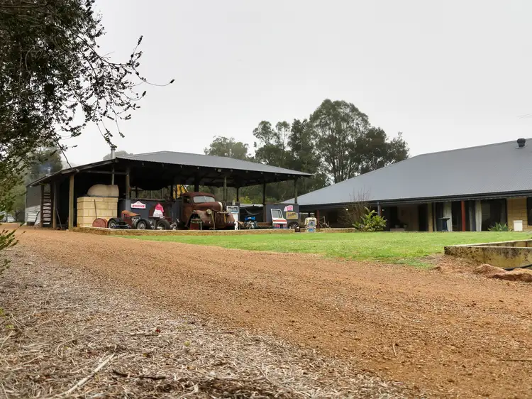 22 Bullich Retreat, Jarrahdale WA 6124