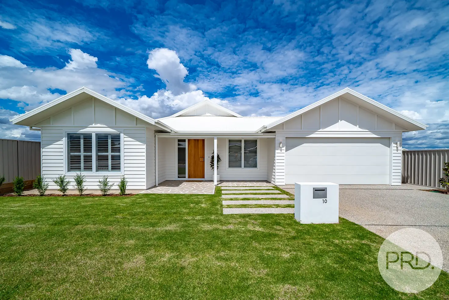 Main view of Homely house listing, 10 Bondi Crescent, Gobbagombalin NSW 2650