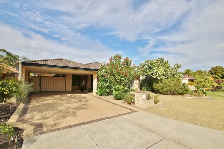 6 Dumant Lane, Canning Vale WA 6155
