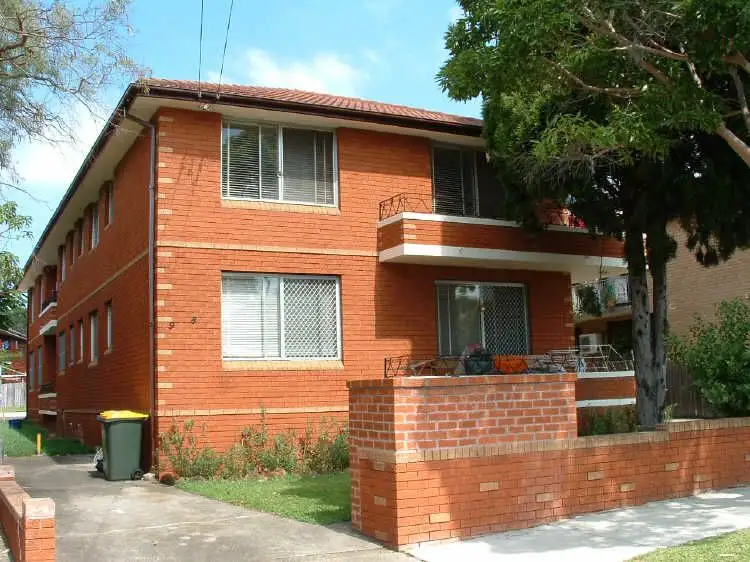 Main view of Homely unit listing, 4/98 Clissold Parade, Campsie NSW 2194