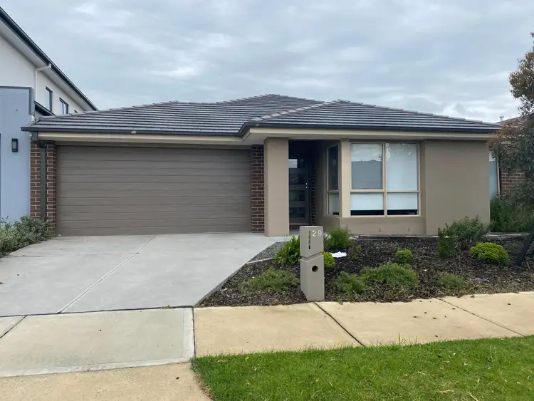 29 Bonza Circuit, Clyde North VIC 3978