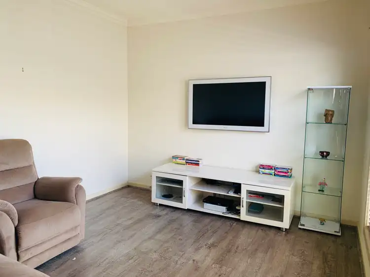 Fifth view of Homely house listing, 11 Flinders Place, Caroline Springs VIC 3023