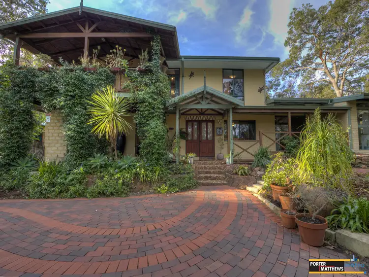 68 Falls Road, Lesmurdie WA 6076