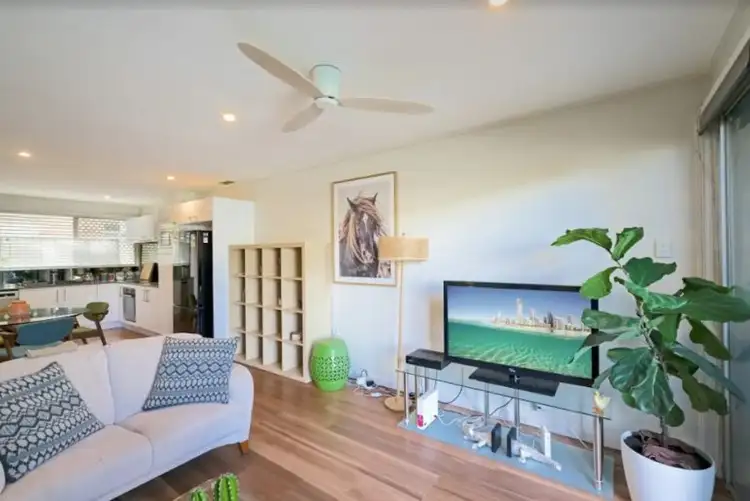 11/9 Weemala Street, Chevron Island QLD 4217