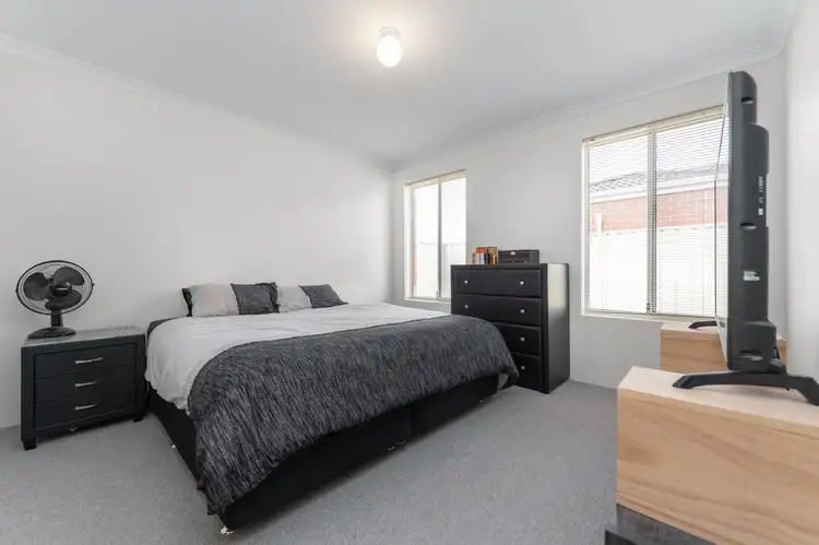 Fifth view of Homely house listing, 2/36 Farnham Way, Morley WA 6062