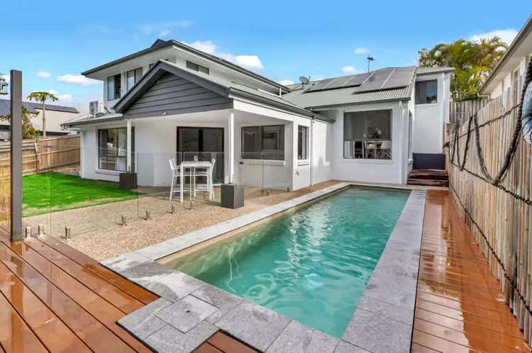 12 Coonowrin Street, Pacific Pines QLD 4211