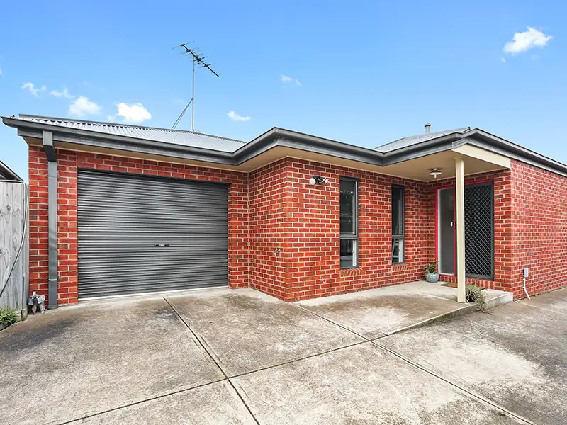 Main view of Homely unit listing, 2/33 Mernda Parade, Belmont VIC 3216