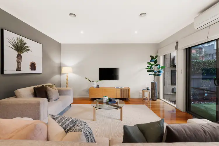 Second view of Homely house listing, 8 Lookout Rise, Macleod VIC 3085