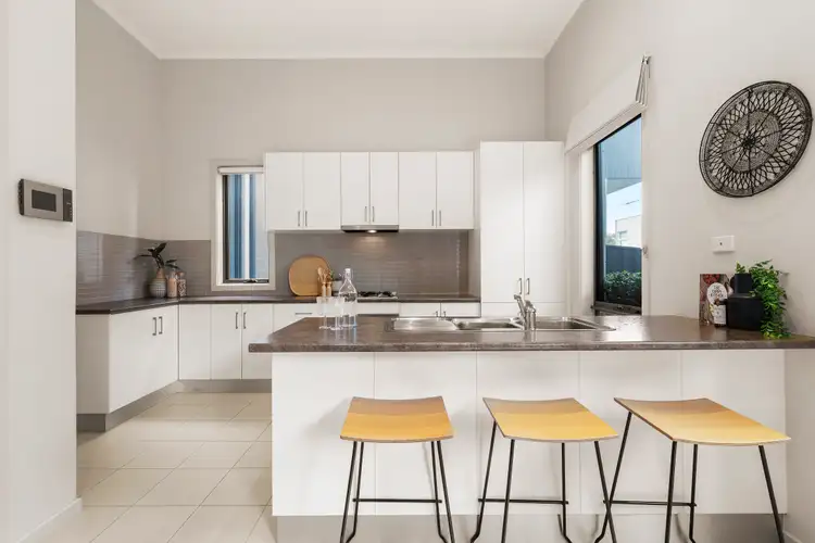 Fourth view of Homely house listing, 8 Lookout Rise, Macleod VIC 3085