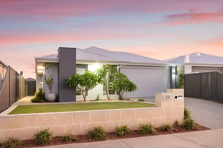 28 West Churchill Avenue, Lake Coogee WA 6166