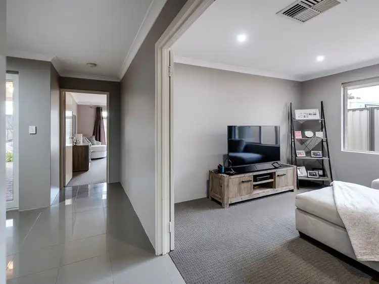 Sixth view of Homely house listing, 10 Brutia Place, Aubin Grove WA 6164