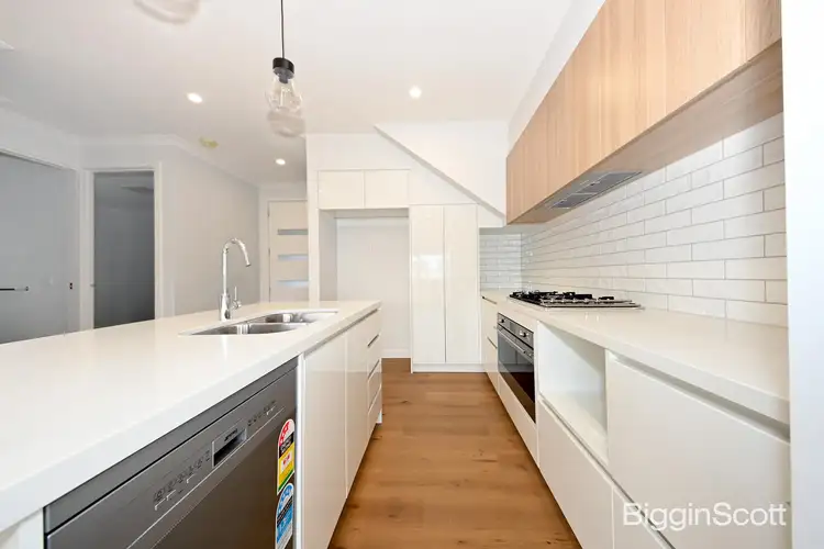 Fourth view of Homely townhouse listing, 2/4 Regent Street, Mount Waverley VIC 3149