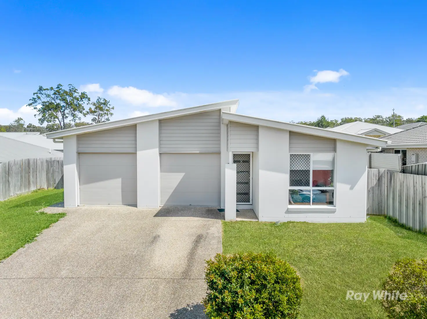 Main view of Homely house listing, 17 Foster Circuit, Hillcrest QLD 4118