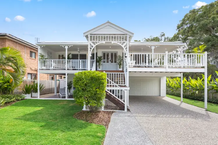 663 Charlton Esplanade, Urangan QLD 4655