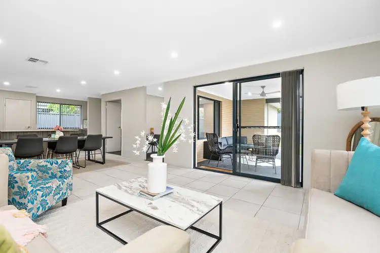 7 Appleton Road, Piara Waters WA 6112