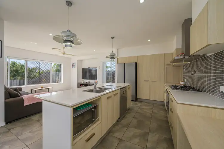 Sixth view of Homely house listing, 2 Blackbraes Court, New Auckland QLD 4680