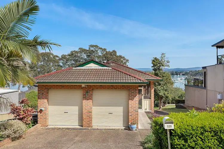 129 Bay Road, Bolton Point NSW 2283