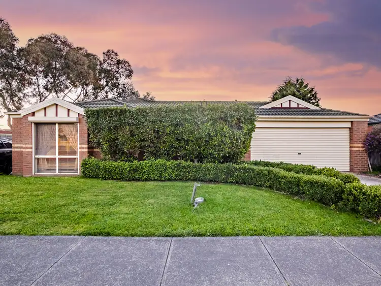 2 Breamlea Way, Cranbourne West VIC 3977