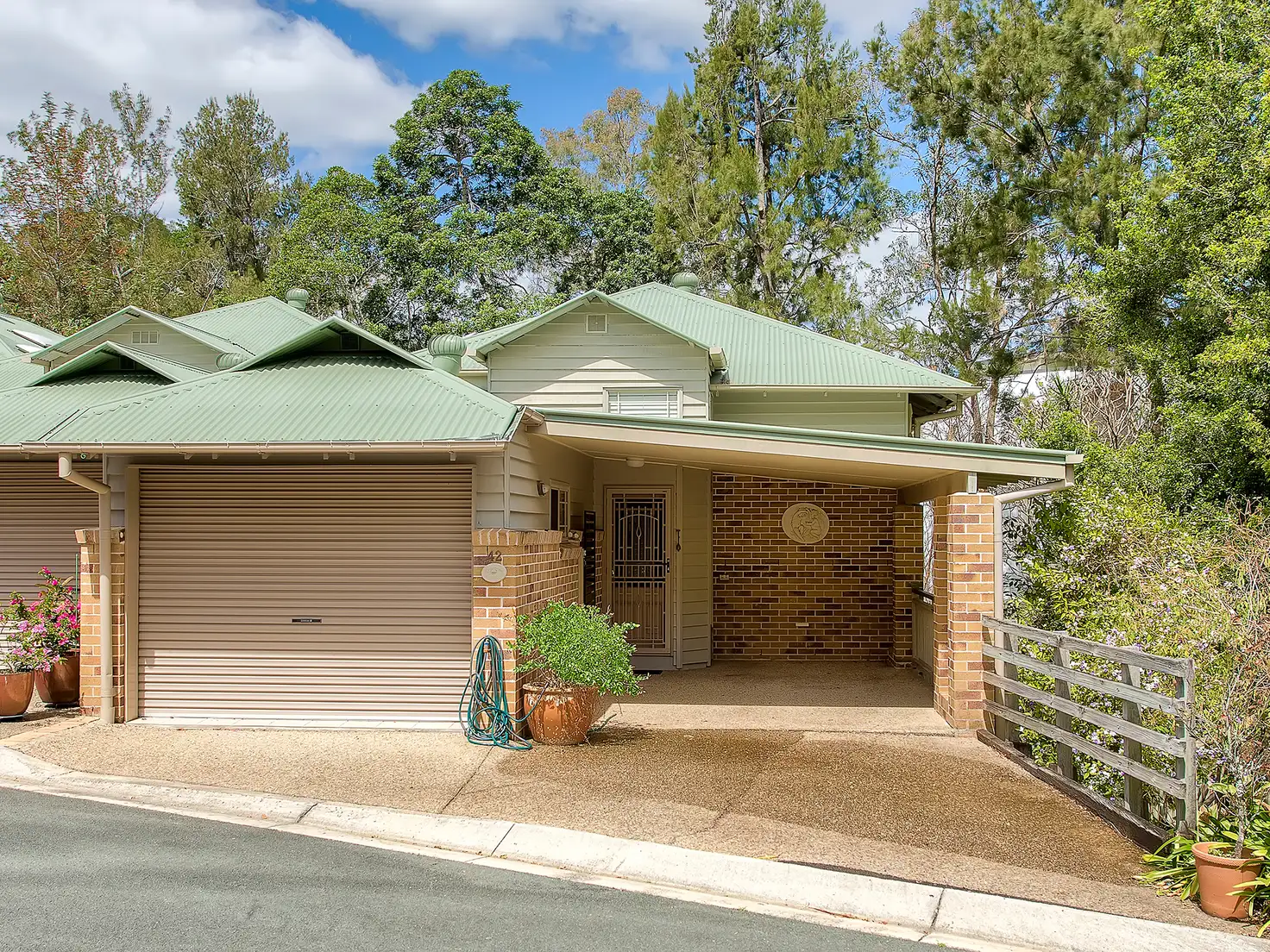 Main view of Homely townhouse listing, 42/360 Simpsons Road, Bardon QLD 4065