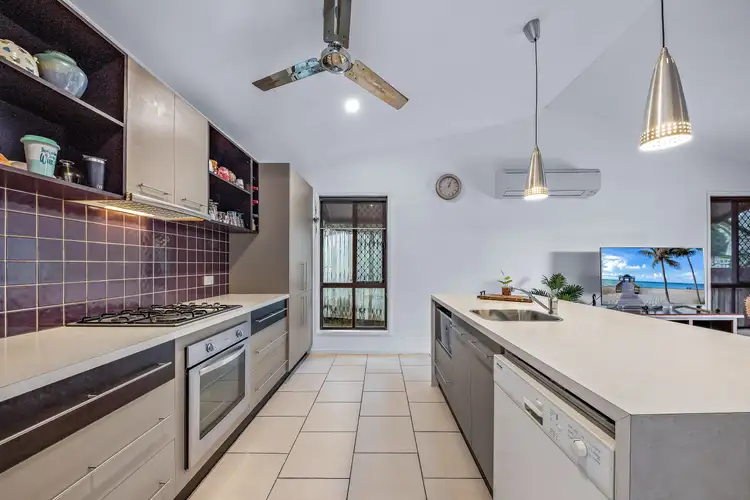 Sixth view of Homely house listing, 1/11 Deloraine Close, Cannonvale QLD 4802