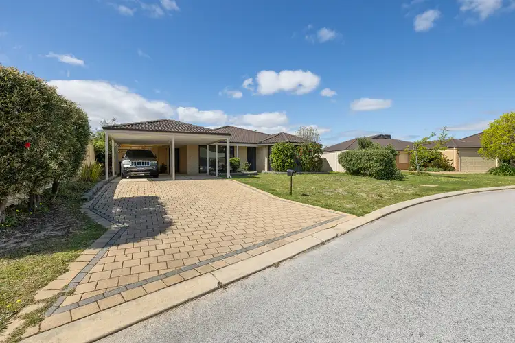 4 Waxberry Gardens, Canning Vale WA 6155