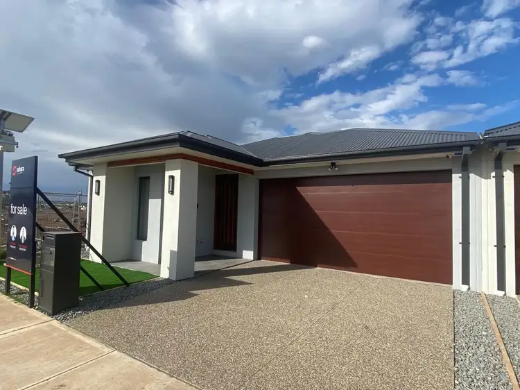 10 Smethurst Road, Tarneit VIC 3029