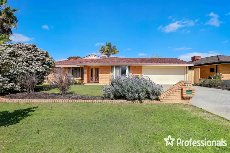 26 Forest Lakes Drive, Thornlie WA 6108