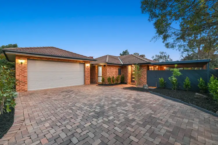 7 Halsbury Drive, Rowville VIC 3178