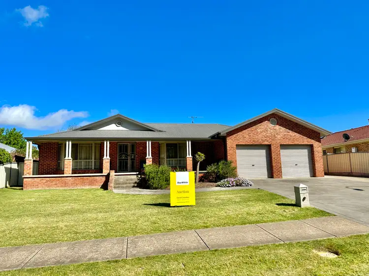 91 Binalong Street, Young NSW 2594
