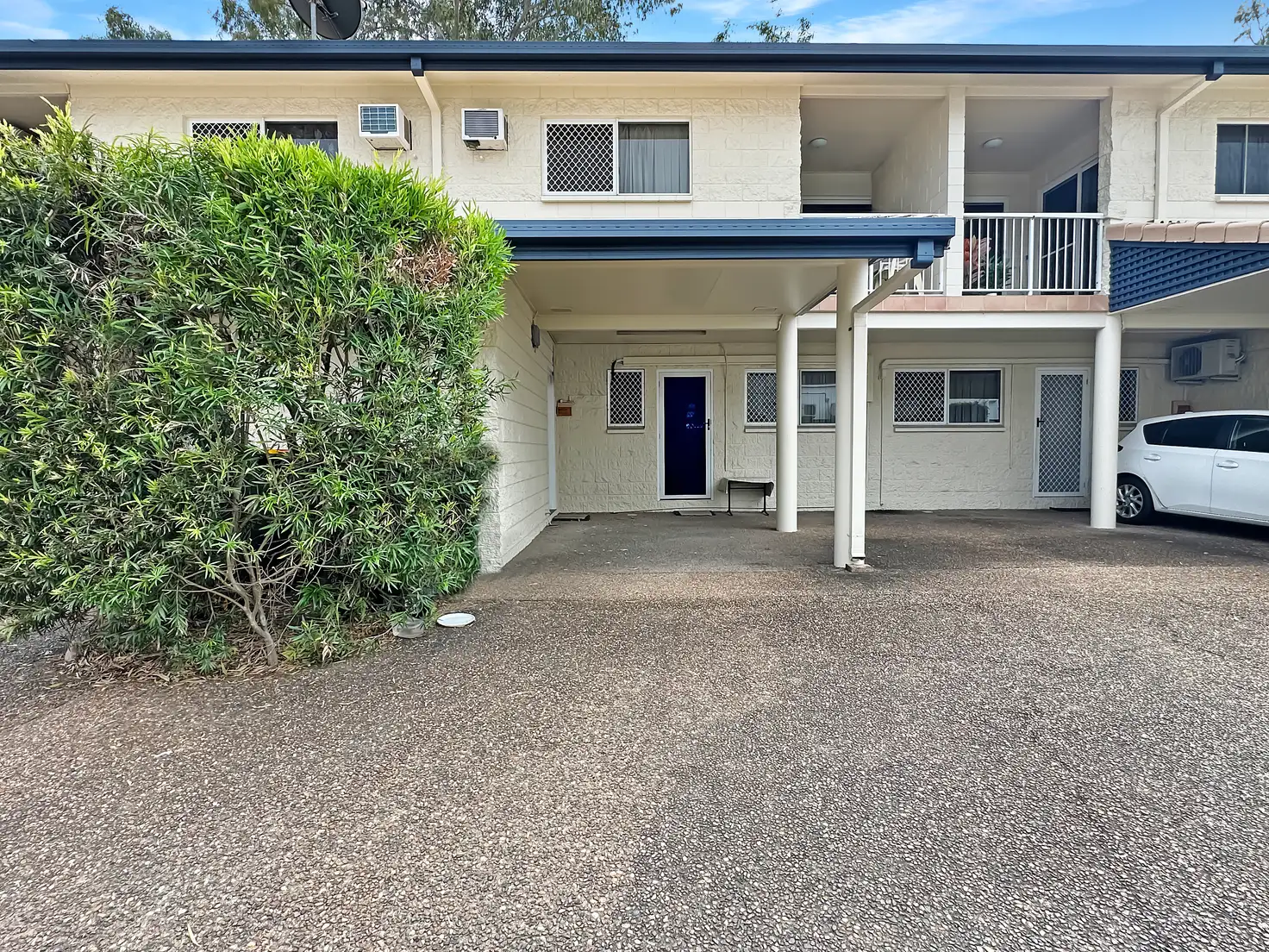 Main view of Homely unit listing, 2/42 Cheyne Street, Pimlico QLD 4812