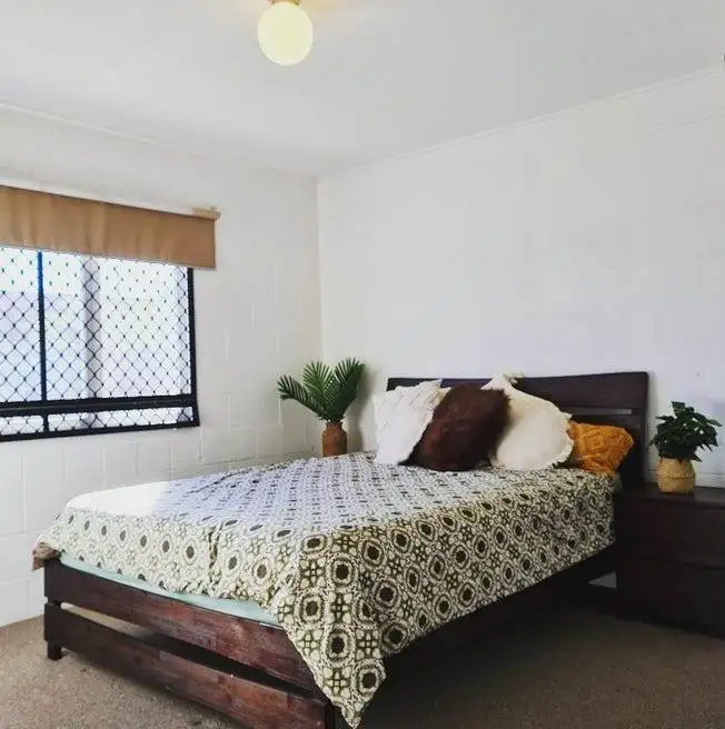 Third view of Homely semi-detached listing, 8 Byrne Street, West Gladstone QLD 4680