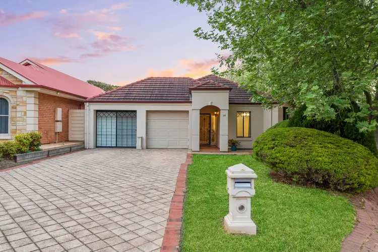 14 Amber Woods Drive