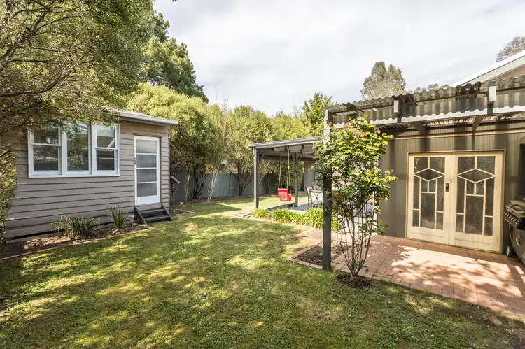 4 Park Avenue North, Eildon VIC 3713