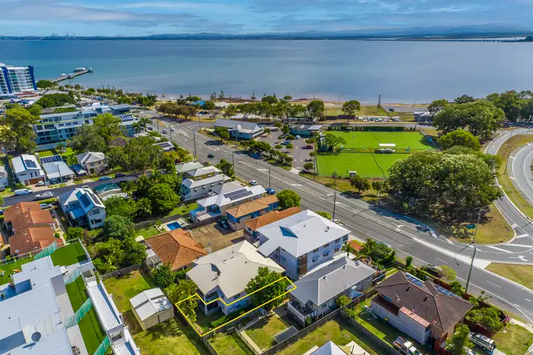 1/82 Oxley Avenue, Woody Point QLD 4019