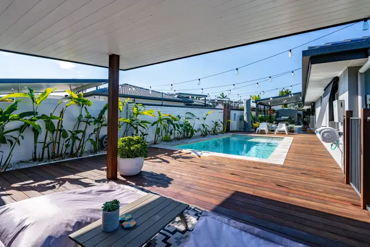 2 Intrepid Drive, Mermaid Waters QLD 4218