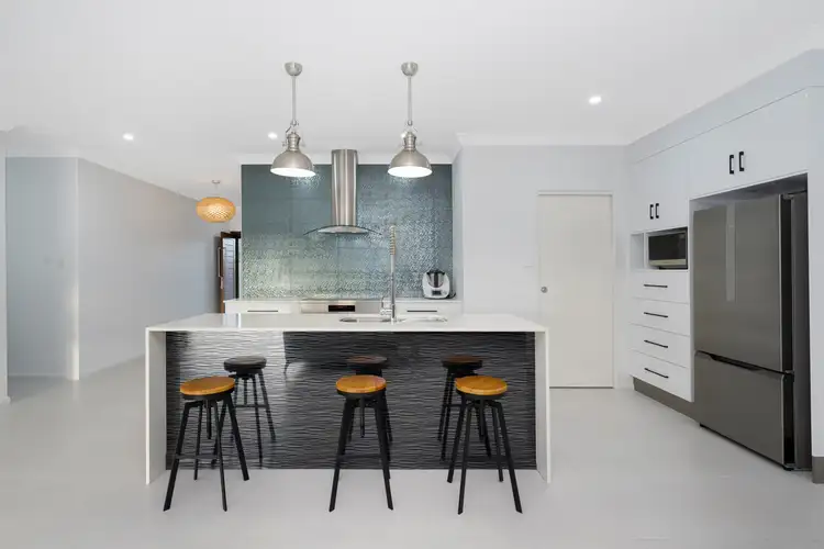 Sixth view of Homely house listing, 4-6 Conway Street, Mount Low QLD 4818