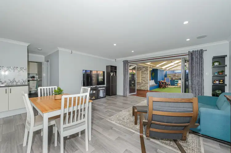 Sixth view of Homely house listing, 5 Petrel Court, Huntingdale WA 6110